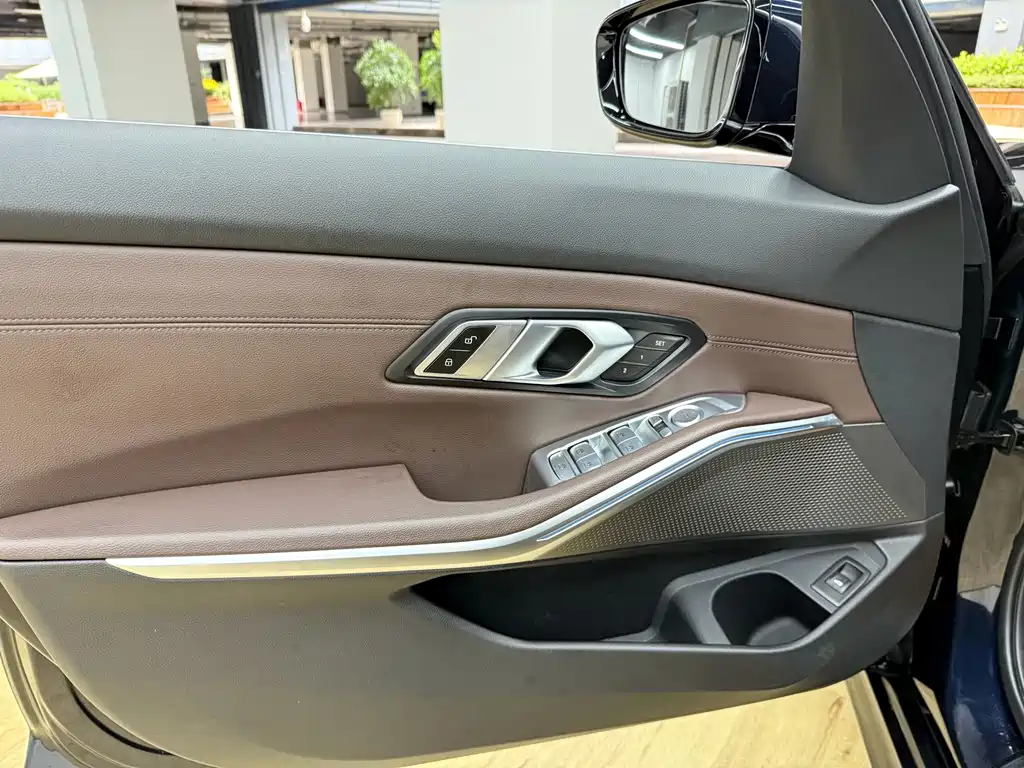 BMW 3 Series 2023 — фото 10