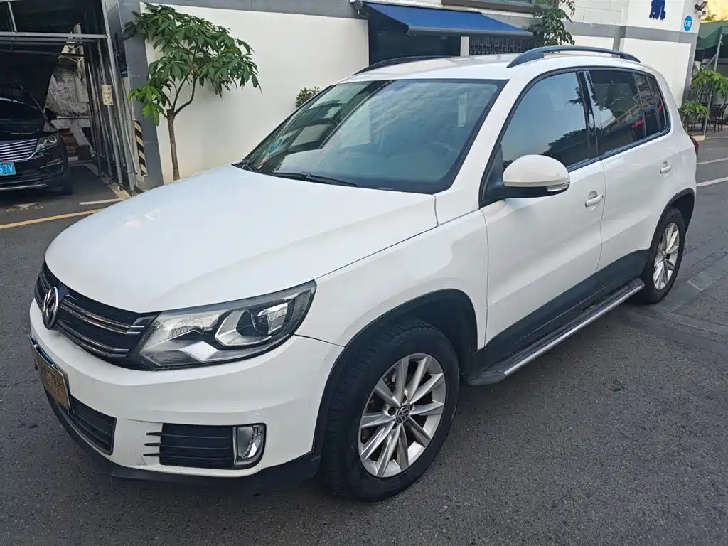 Volkswagen Tiguan 2015 — фото 1
