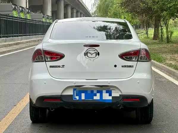 Mazda 2 2012