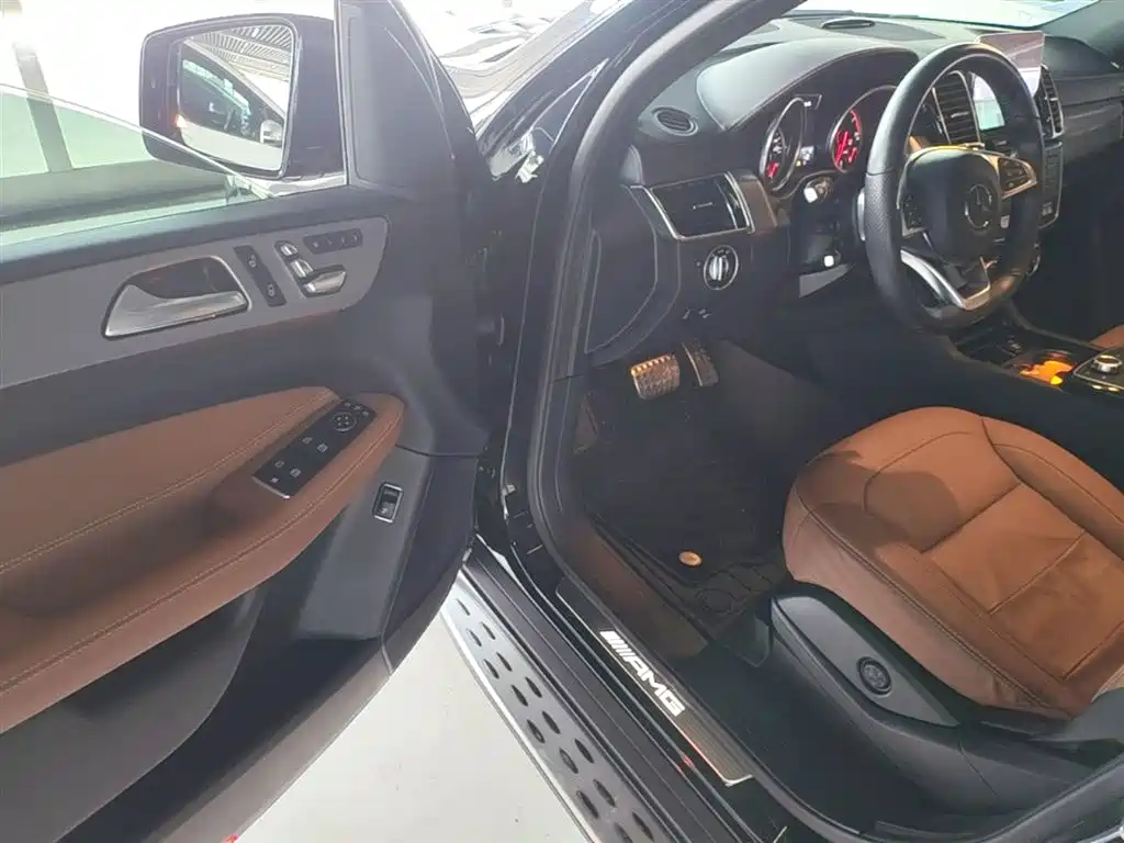 Mercedes-Benz GLE AMG 2018 — фото 16