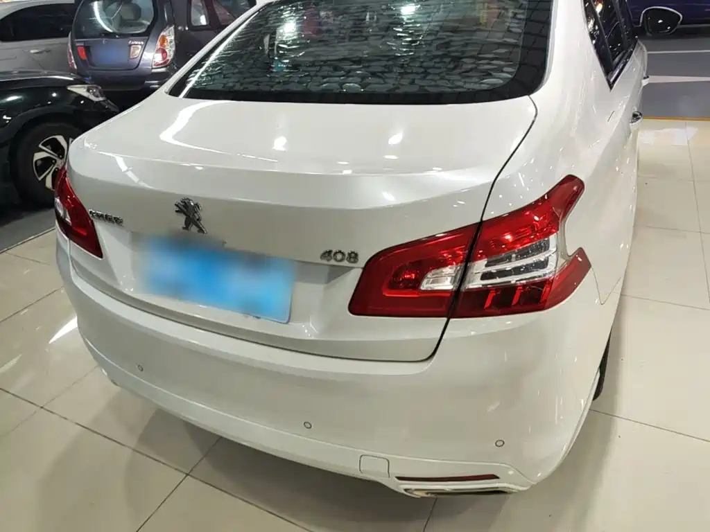 Peugeot 408 2016