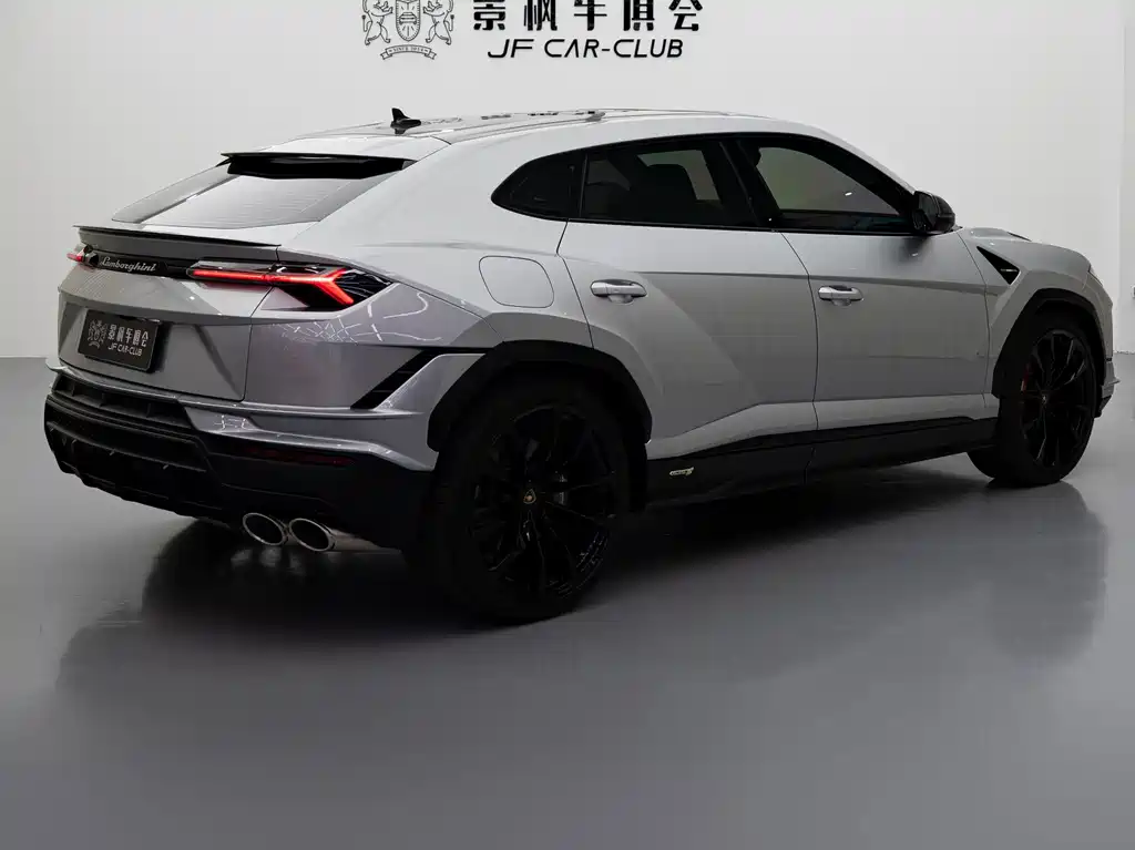Lamborghini Urus 2024 — фото 12