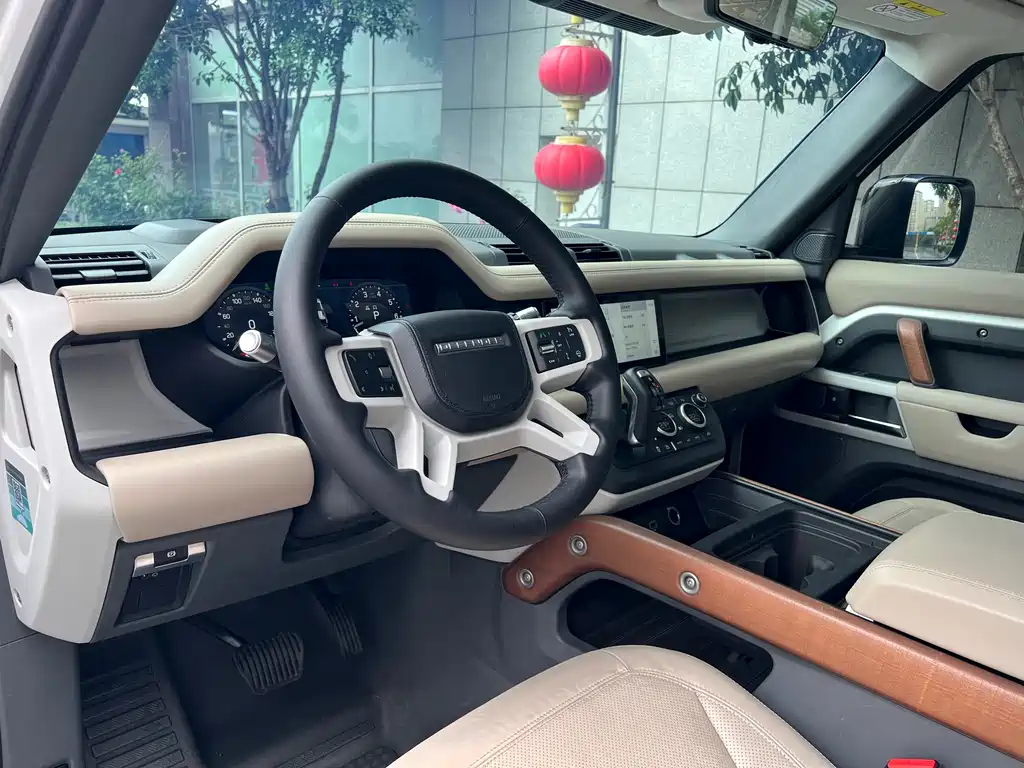 Land Rover Defender 2020 — фото 13