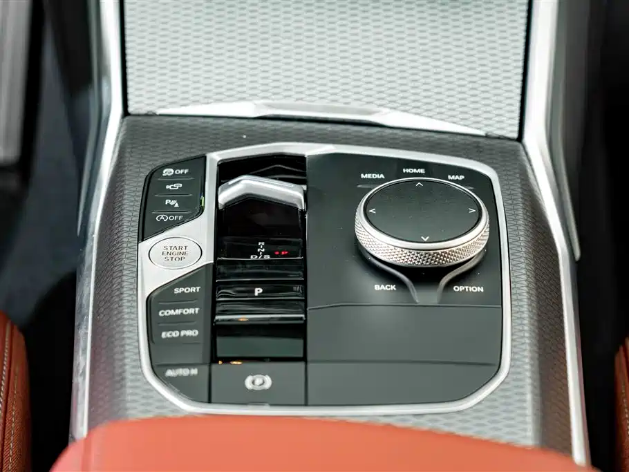 BMW 3 Series 2025 — фото 15