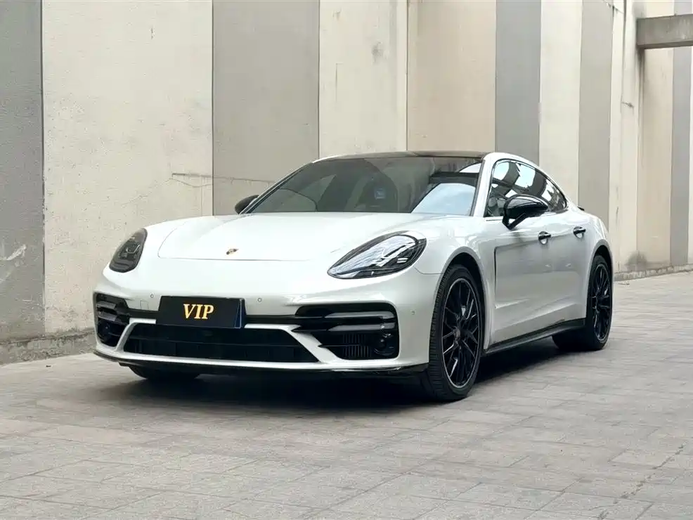 Porsche Panamera 2021