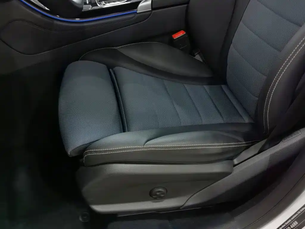 Mercedes-Benz EQC 2020 — фото 20
