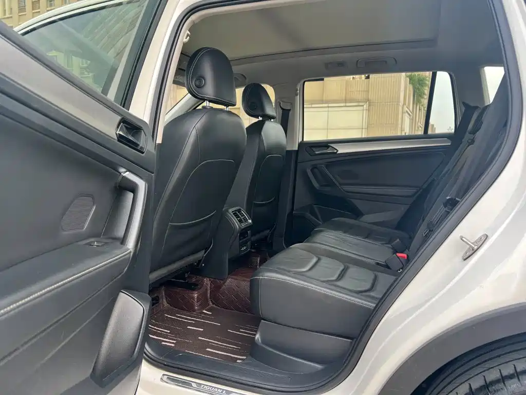 Volkswagen Tiguan L 2020 — фото 9