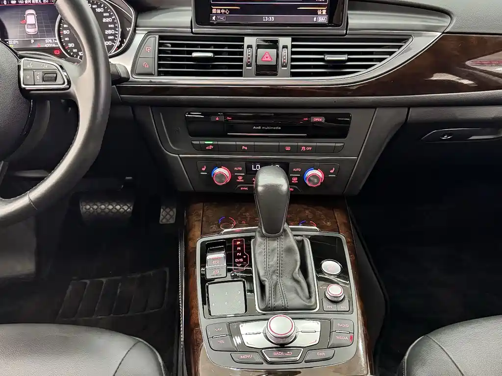 Audi A6L New Energy 2018 — фото 10