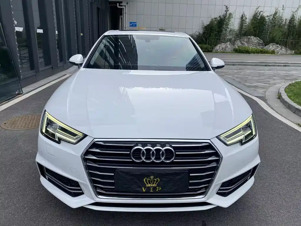 Audi A4L 2019