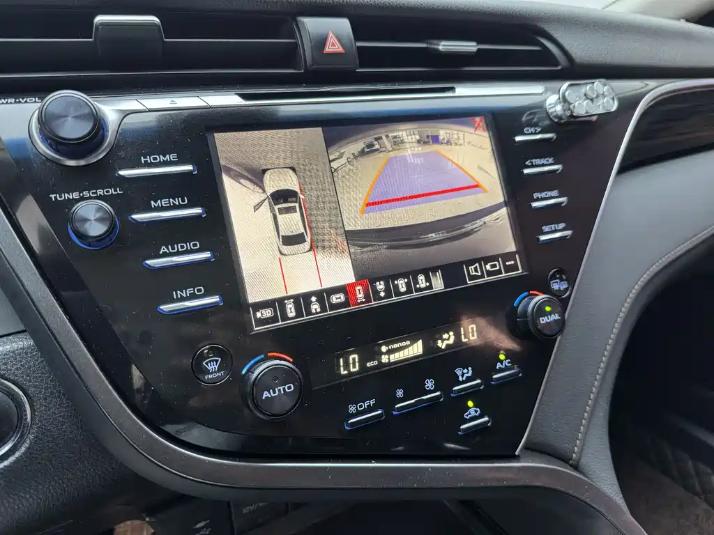 Toyota Camry 2019 — фото 11