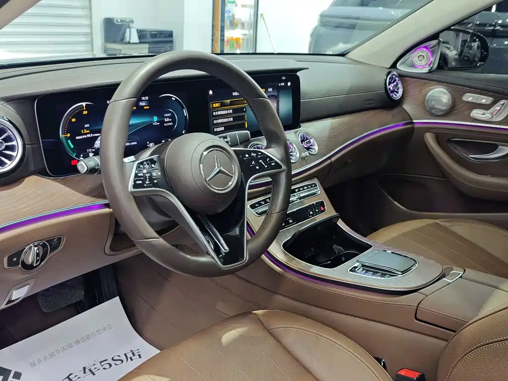 Mercedes-Benz E-Class 2023 — фото 15