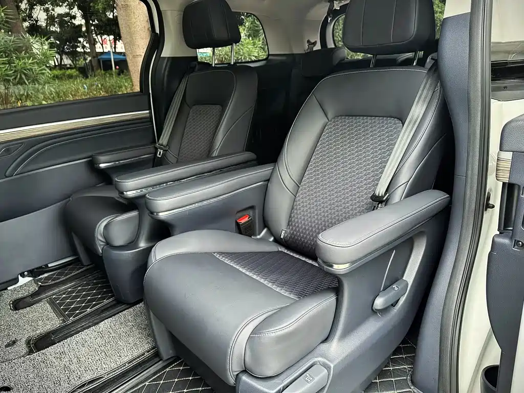 GAC Motor Trumpchi M8 2023 — фото 21