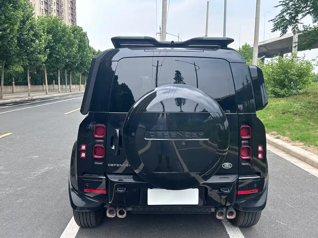 Land Rover Defender 2025 — фото 11