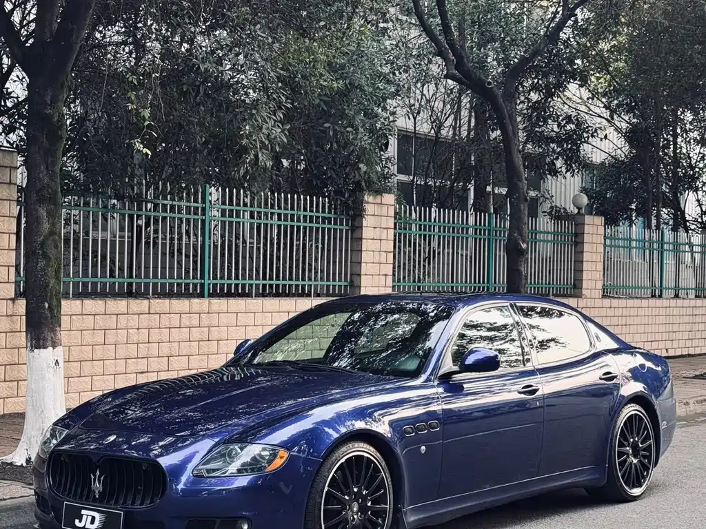Maserati Quattroporte 2011