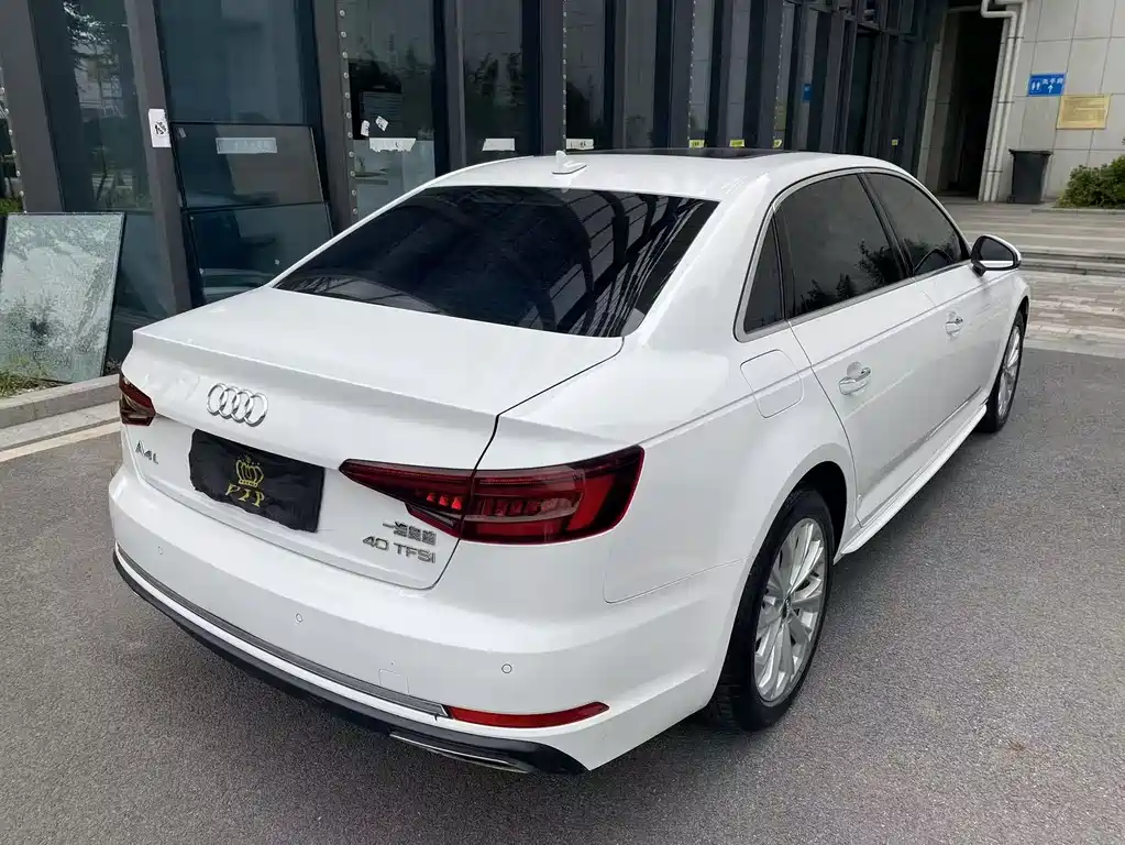 Audi A4L 2019