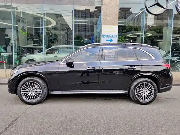 Mercedes-Benz GLC 2023