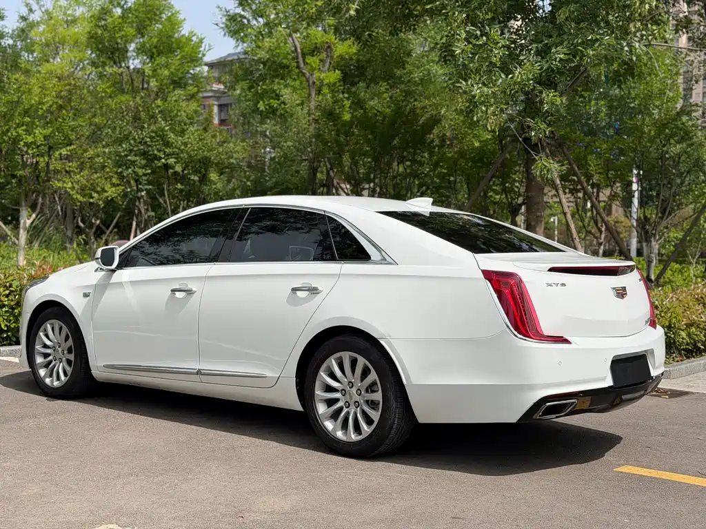 Cadillac XTS 2018 — фото 20