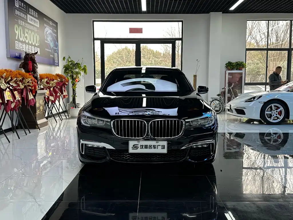 BMW 7 Series 2018 — фото 2