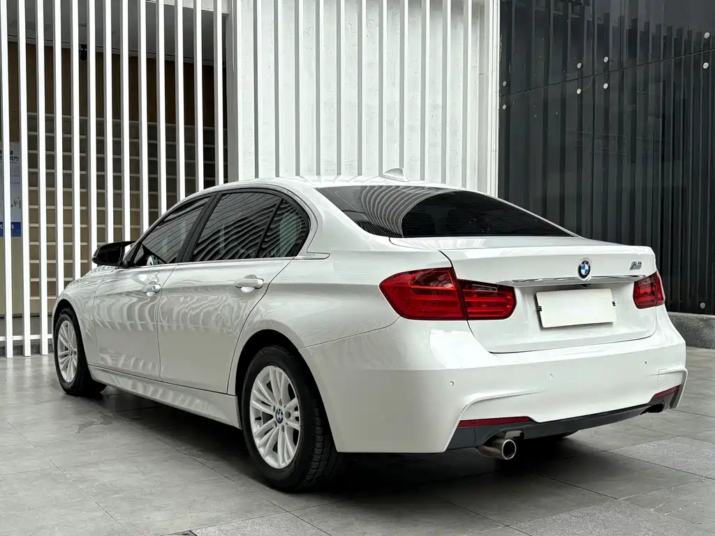 BMW 3 Series 2015 — фото 16