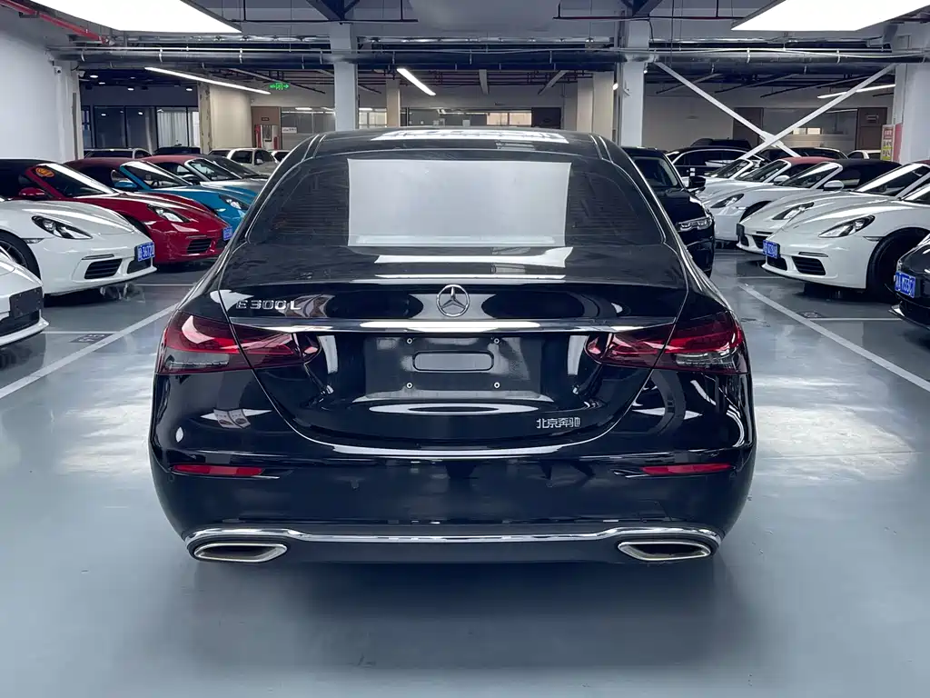 Mercedes-Benz E-Class 2022 — фото 16