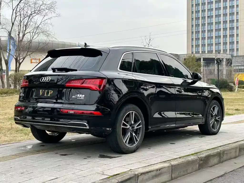 Audi Q5L 2021 — фото 7