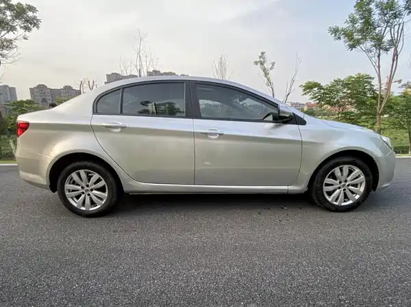 Roewe 350 2015