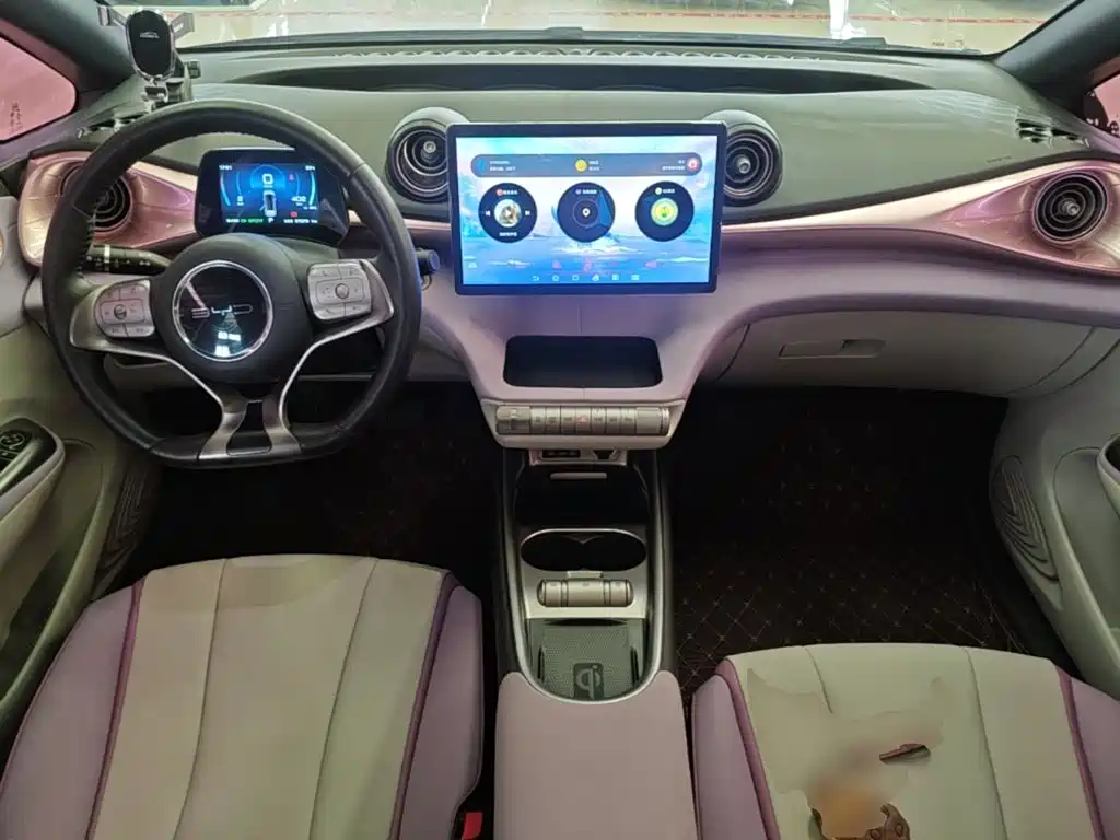 BYD Dolphin 2022 — фото 10
