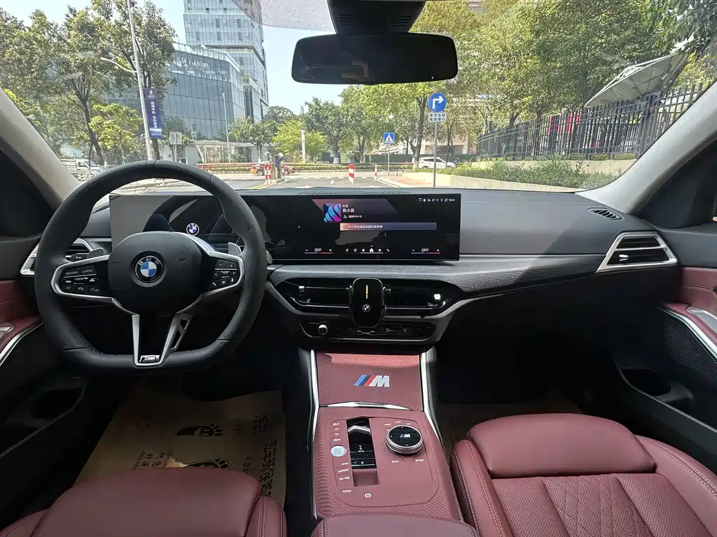 BMW 3 Series 2025 — фото 17