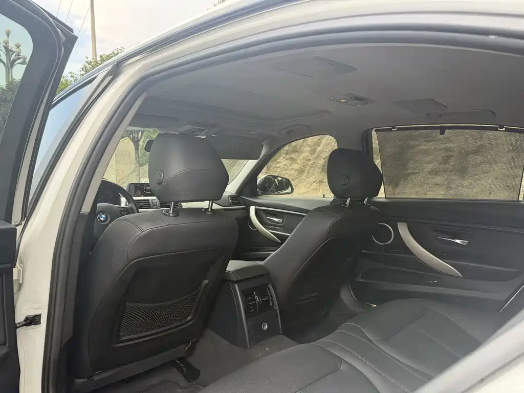 BMW 3 Series 2015 — фото 10
