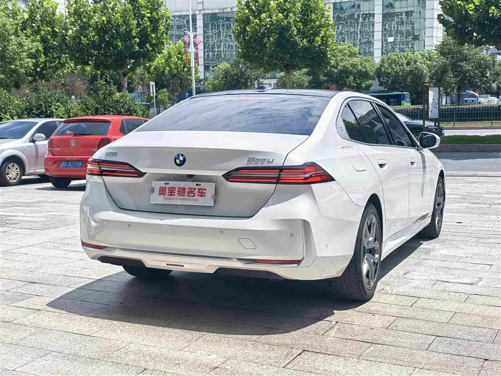 BMW 5 Series 2024