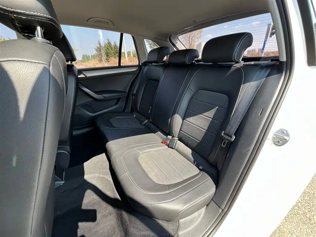 Skoda Rapid Spaceback 2017 — фото 21