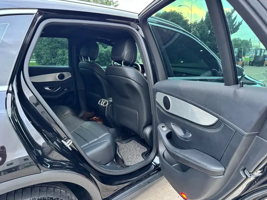 Mercedes-Benz GLC 2018 — фото 14