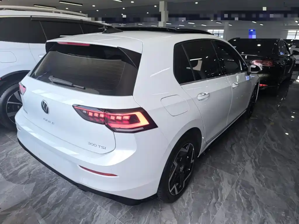 Volkswagen Golf 2025