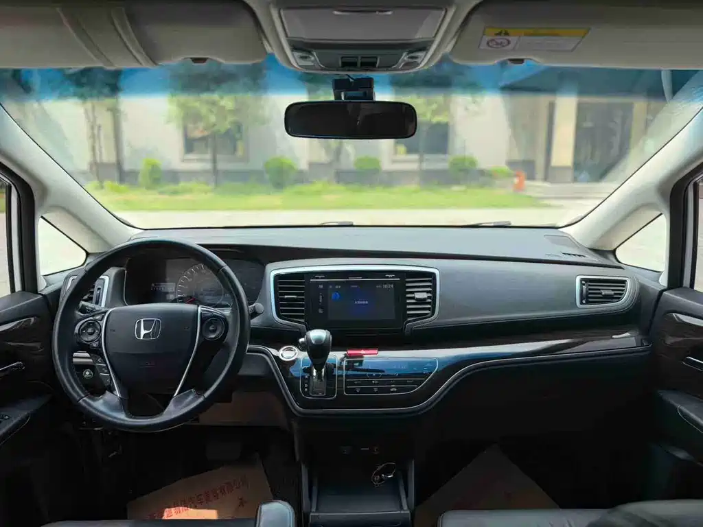 Honda Odyssey 2018 — фото 6