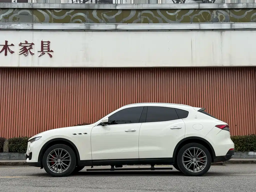 Maserati Levante 2021 — фото 4