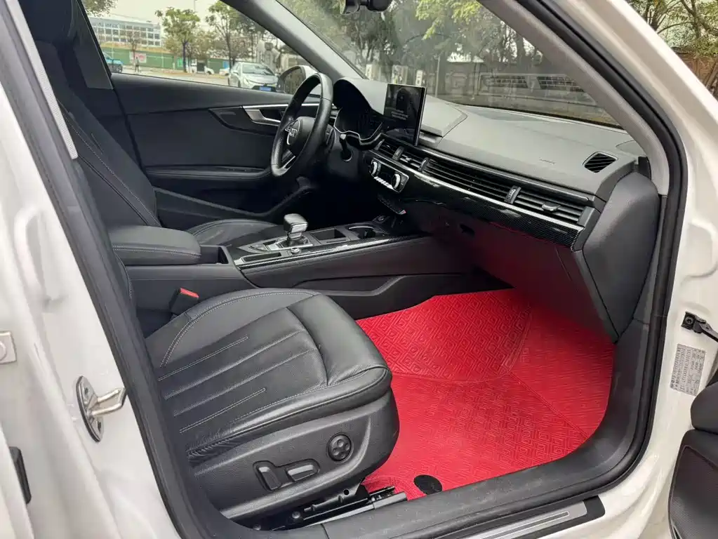 Audi A4L 2020