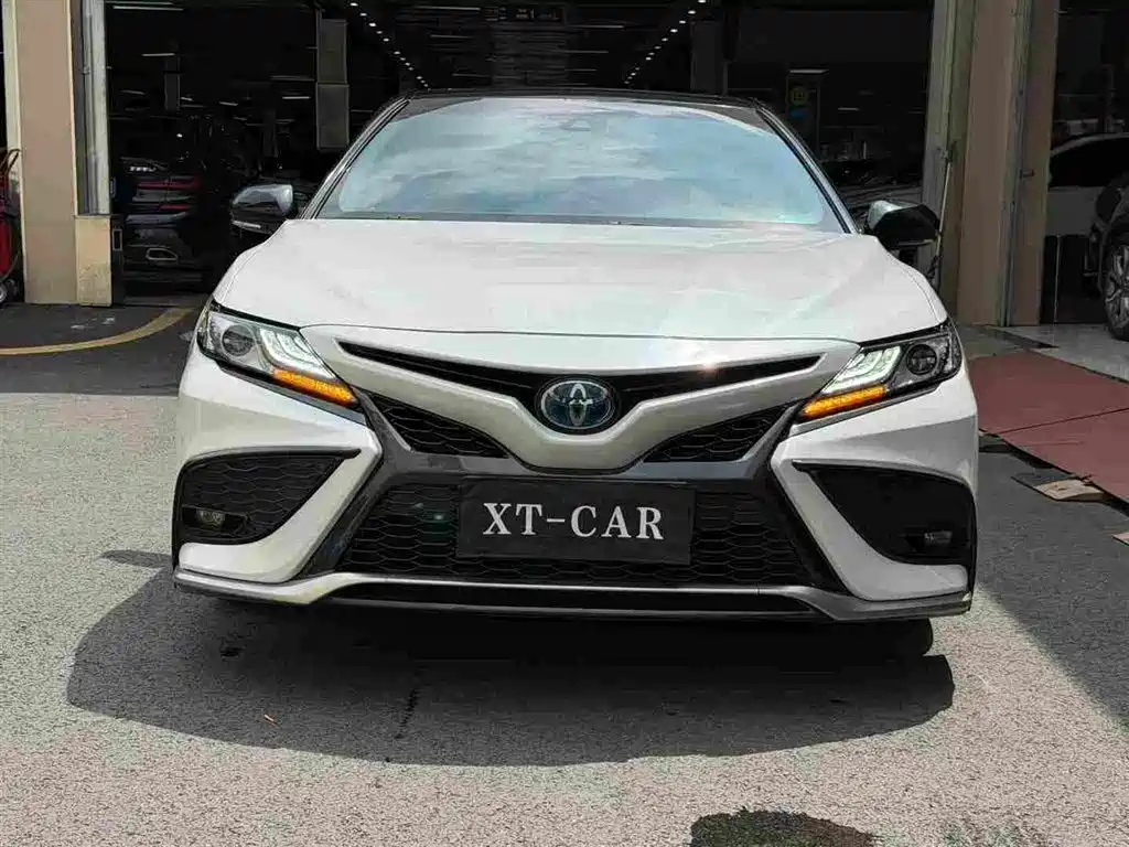 Toyota Camry 2022 — фото 9