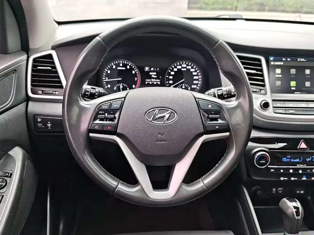 Hyundai Tucson 2015 — фото 18