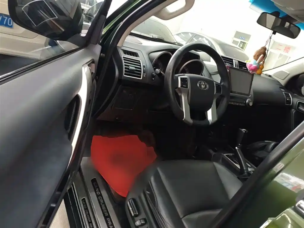 Toyota Prado 2017 — фото 16