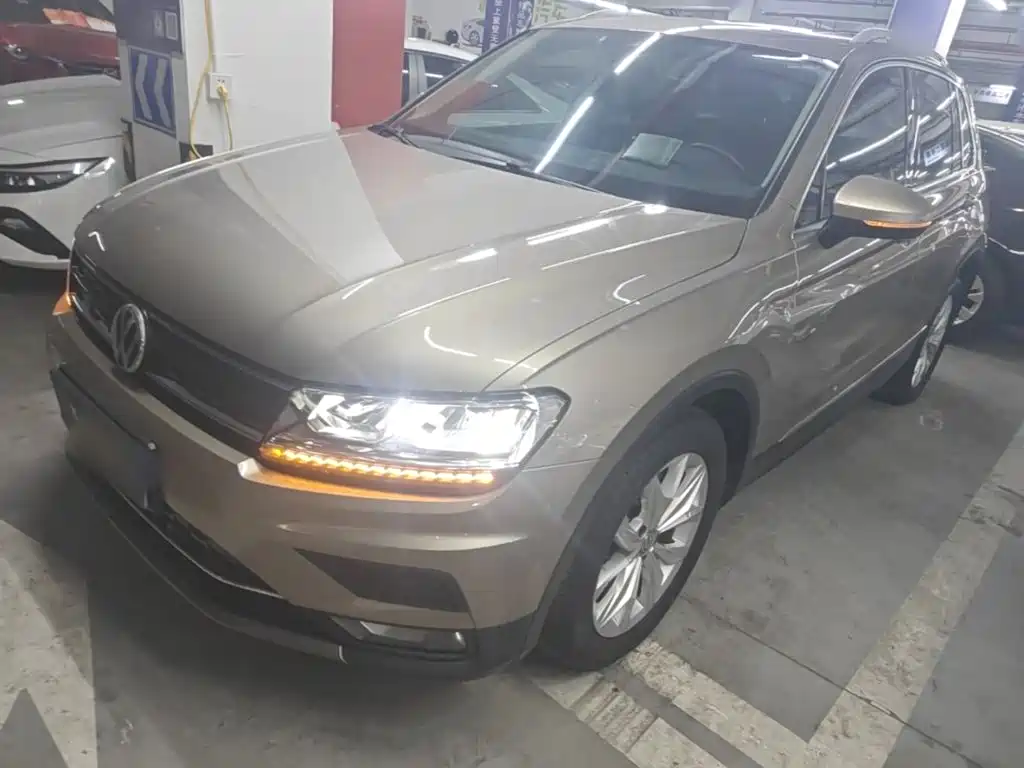 Volkswagen Tiguan 2018 — фото 2
