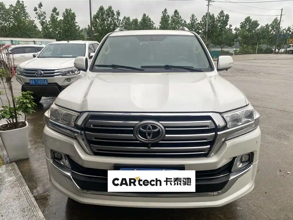 Toyota Land Cruiser 2016 — фото 1