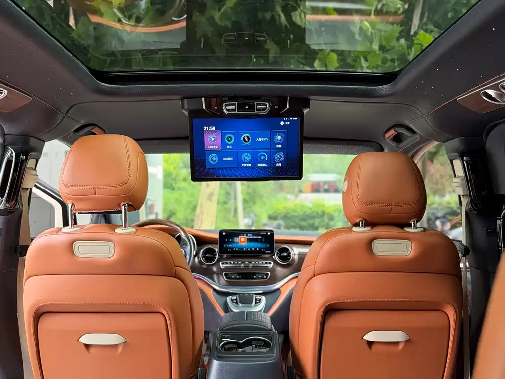 Mercedes-Benz V-Class 2022 — фото 12