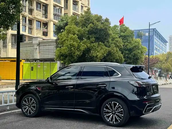 Hongqi HS5 2023