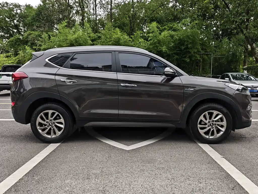 Hyundai Tucson 2015 — фото 8