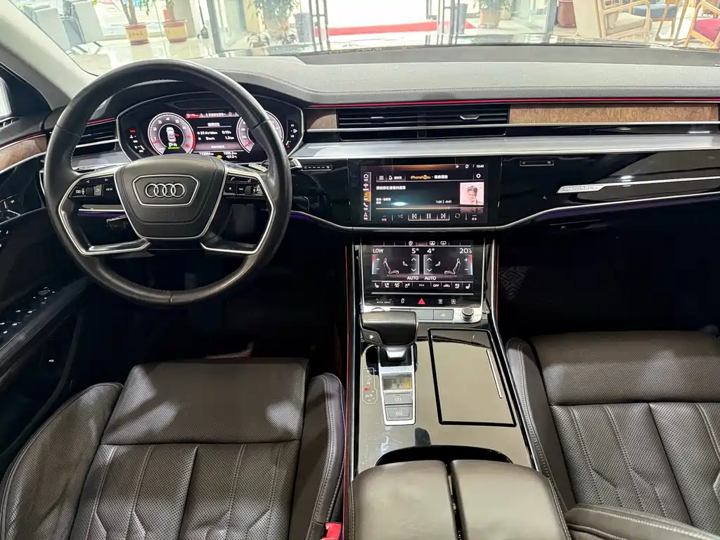 Audi A8 2018 — фото 5