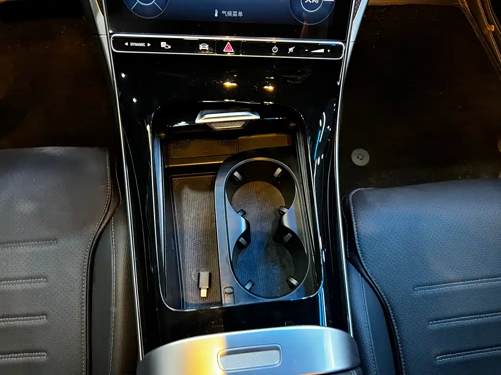 Mercedes-Benz C-Class 2023 — фото 11