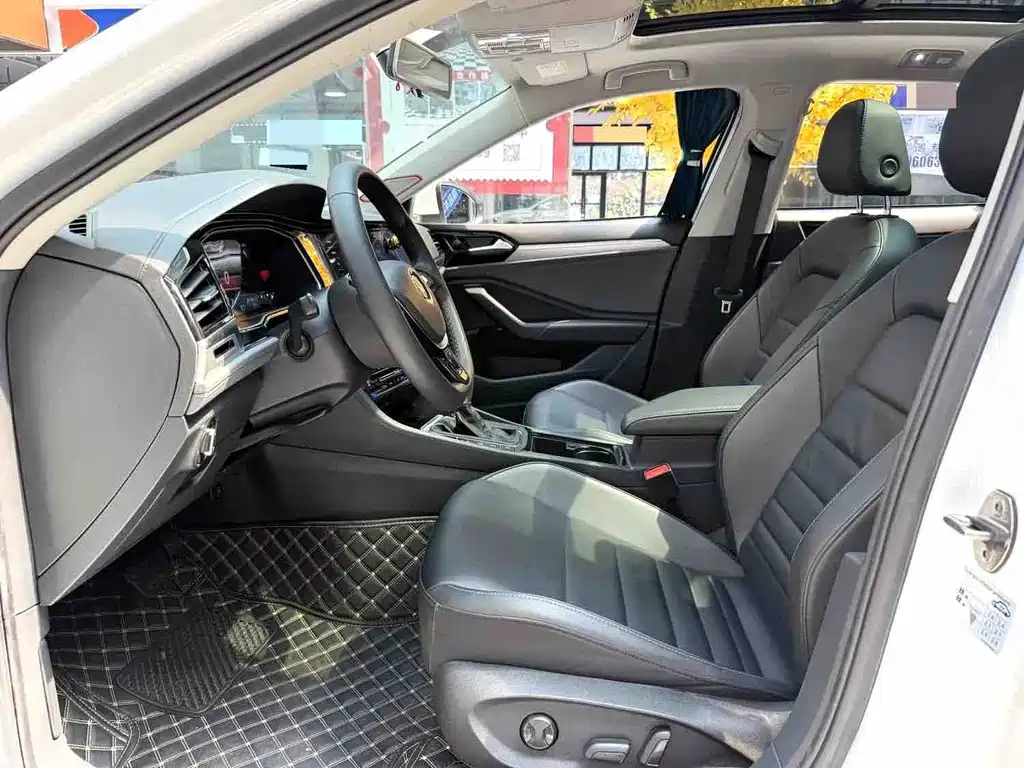 Volkswagen Sagitar 2022
