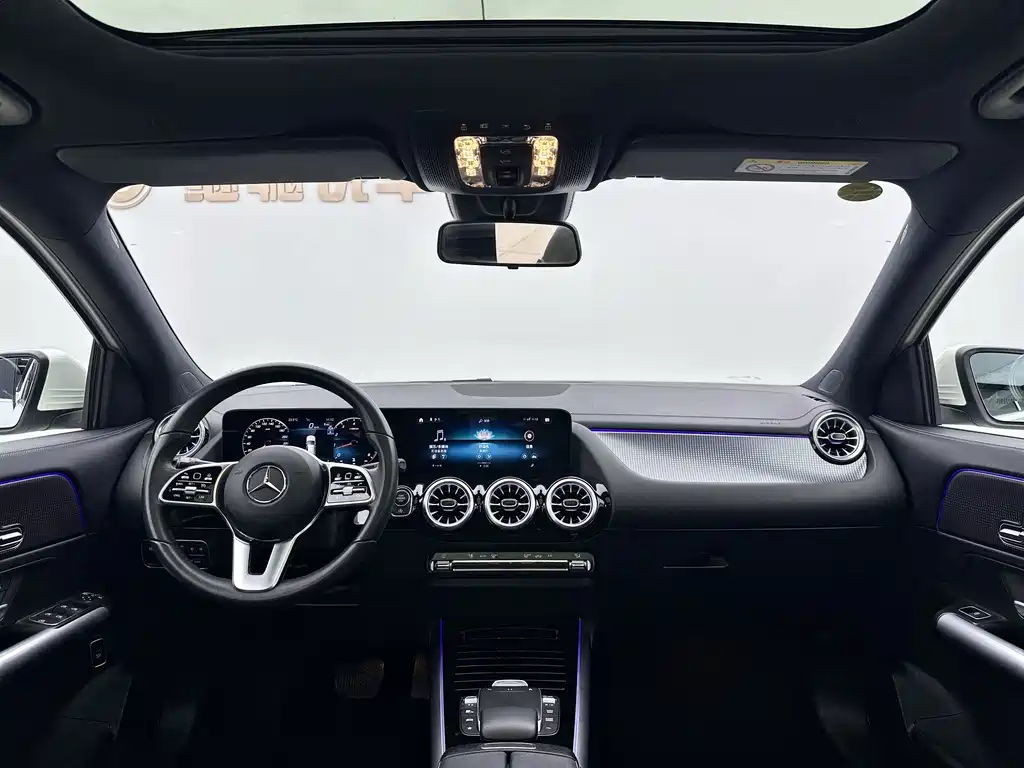 Mercedes-Benz GLA 2023
