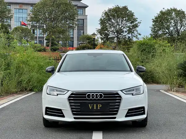 Audi A4L 2018
