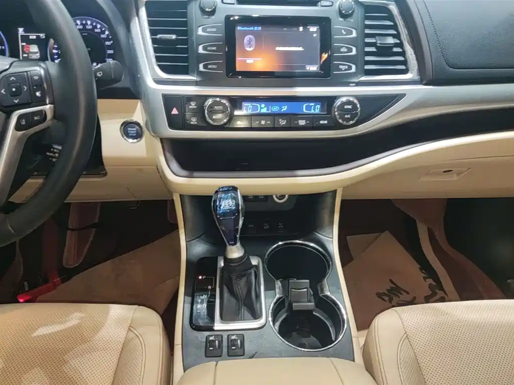 Toyota Highlander 2018 — фото 14